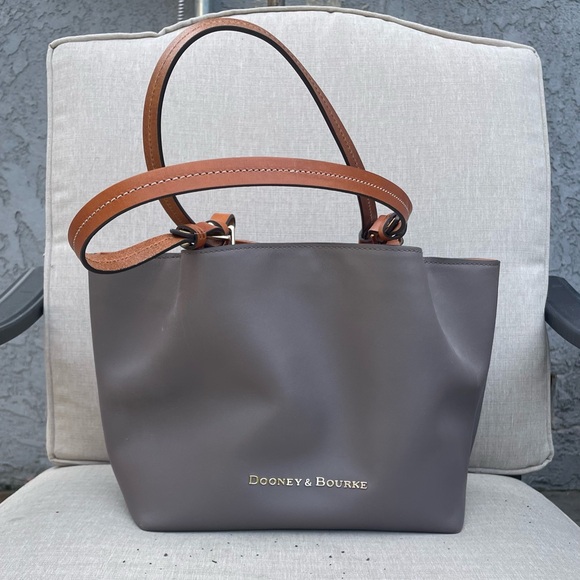 Dooney & Bourke Handbags - Dooney & Bourke Bag Flynn Tote